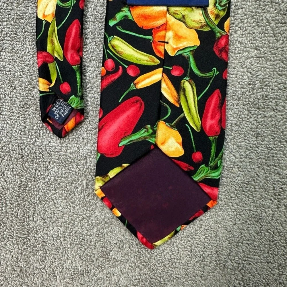 Lands End Mens Silk Necktie Chili Pepper Novelty Print Black Red Green USA Made